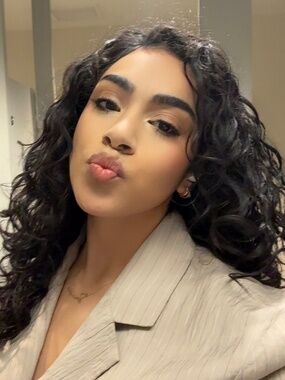 Meet your Posher, Samanthaa